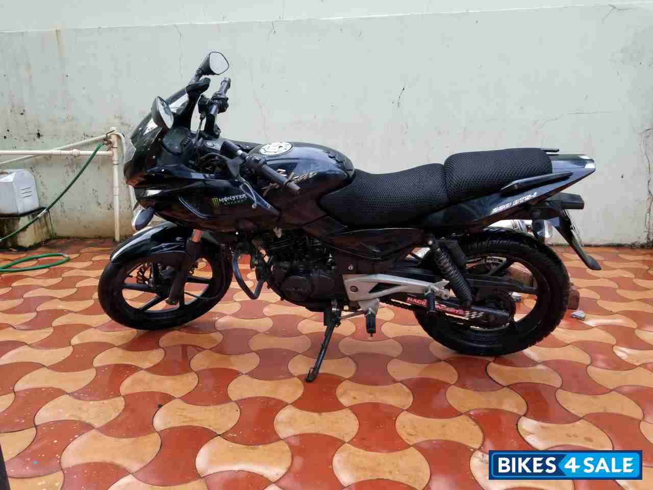 Bajaj Pulsar 220 DTSi