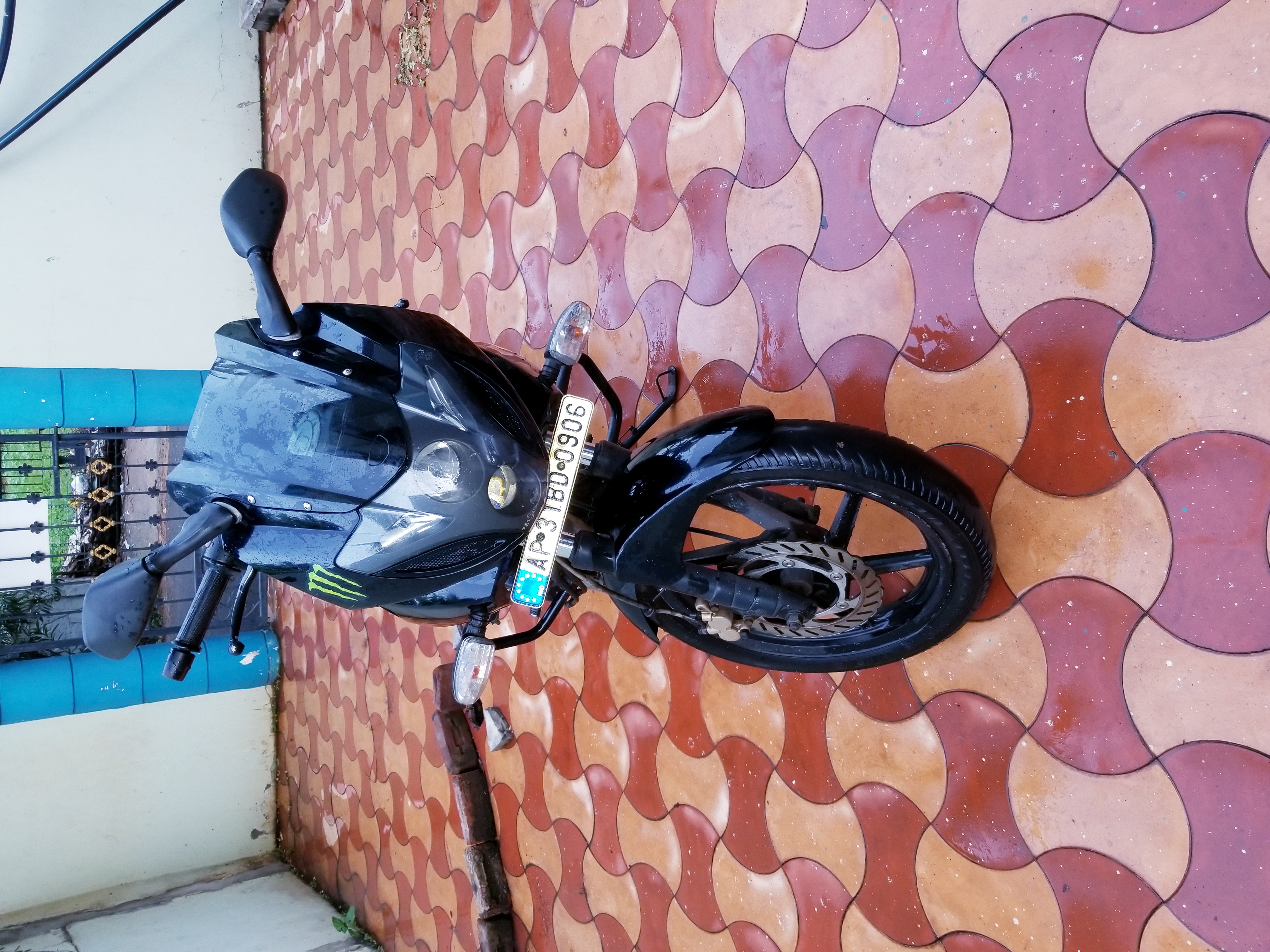 Bajaj Pulsar 220 DTSi