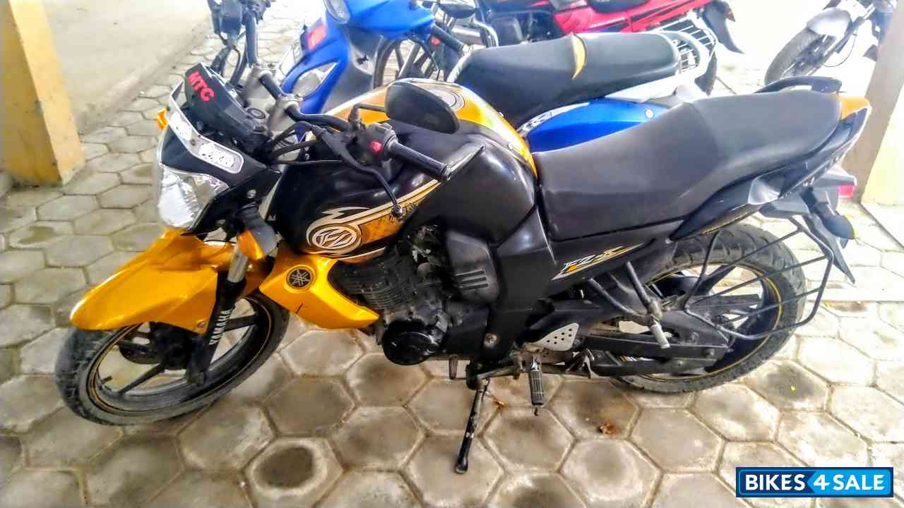 Black And Gold Yamaha FZ-S