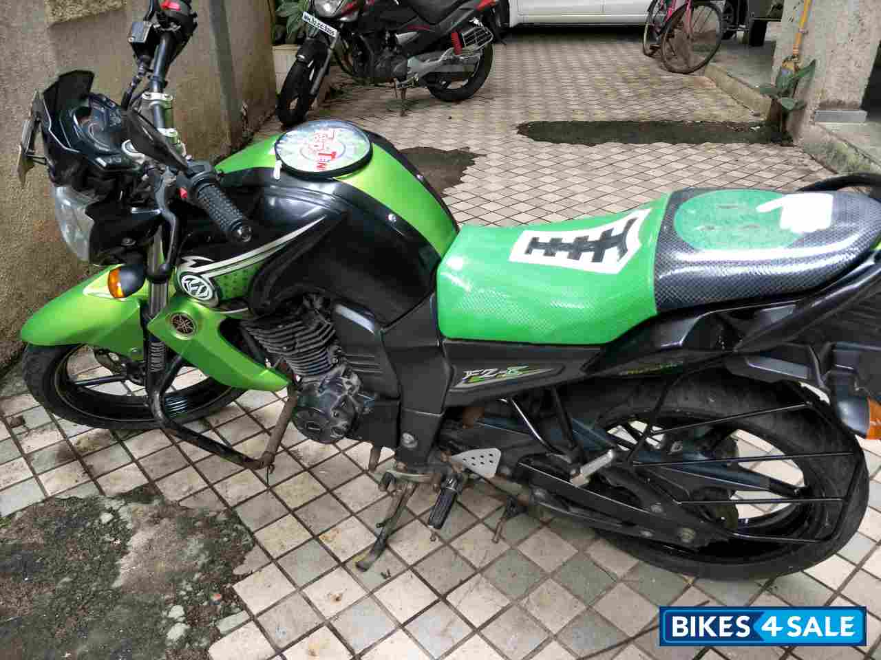 Black Nd Green Yamaha FZ-S