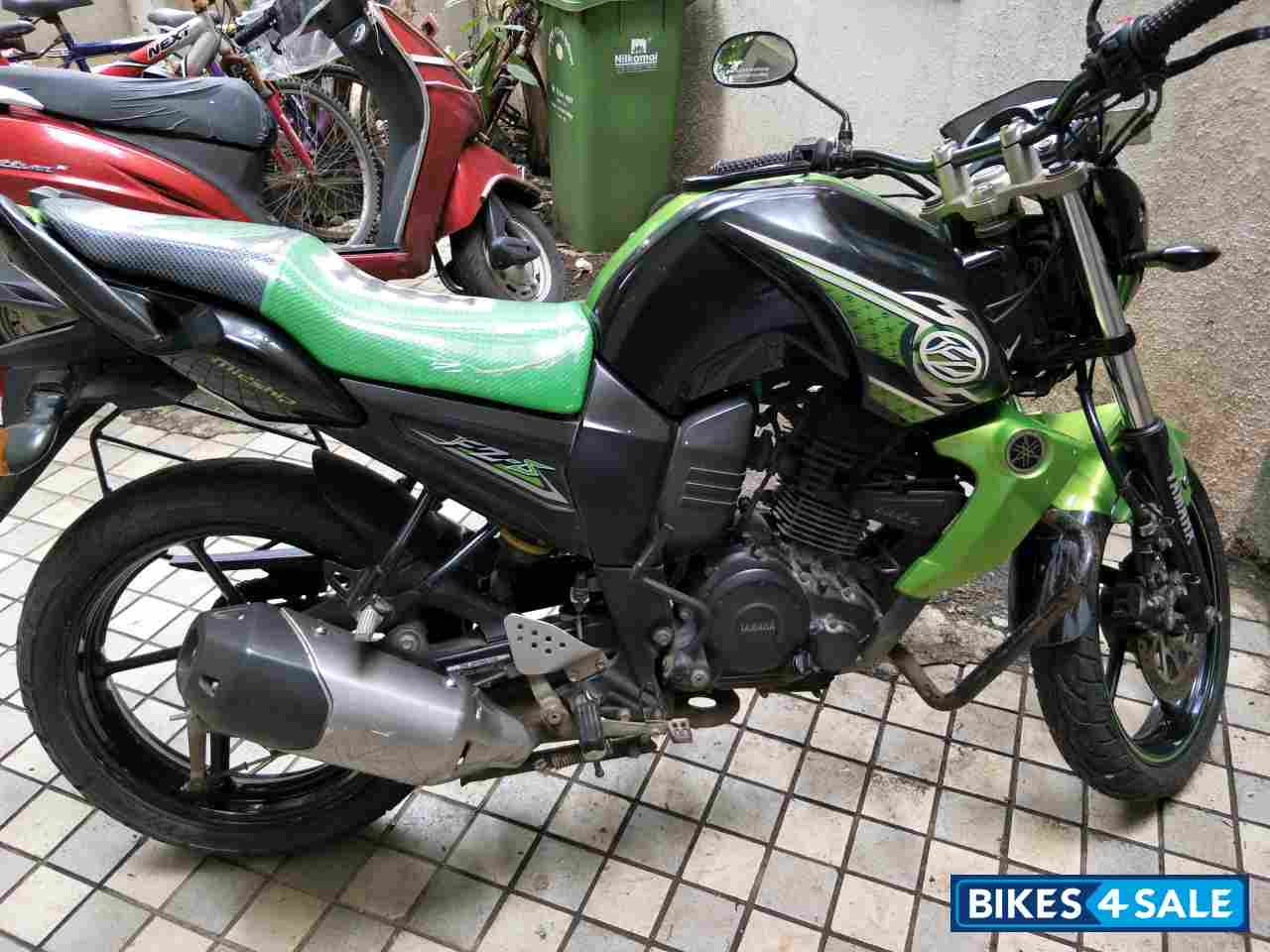 Black Nd Green Yamaha FZ-S