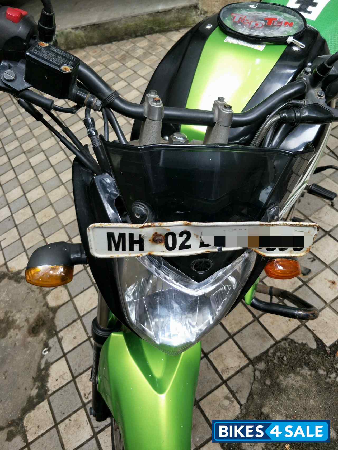 Black Nd Green Yamaha FZ-S