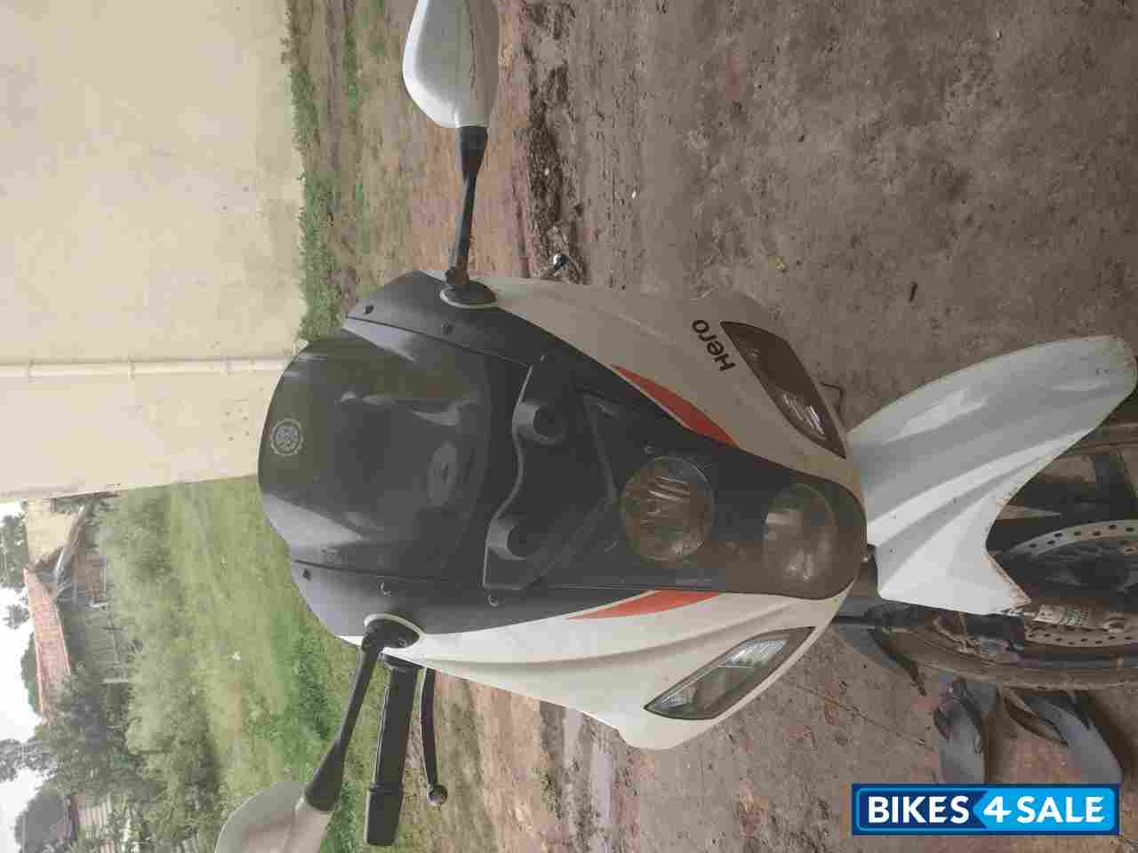 White Hero Karizma R