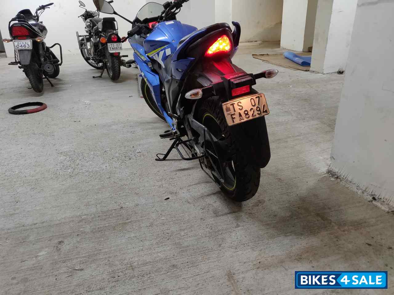 Triniton Blue Suzuki Gixxer SF