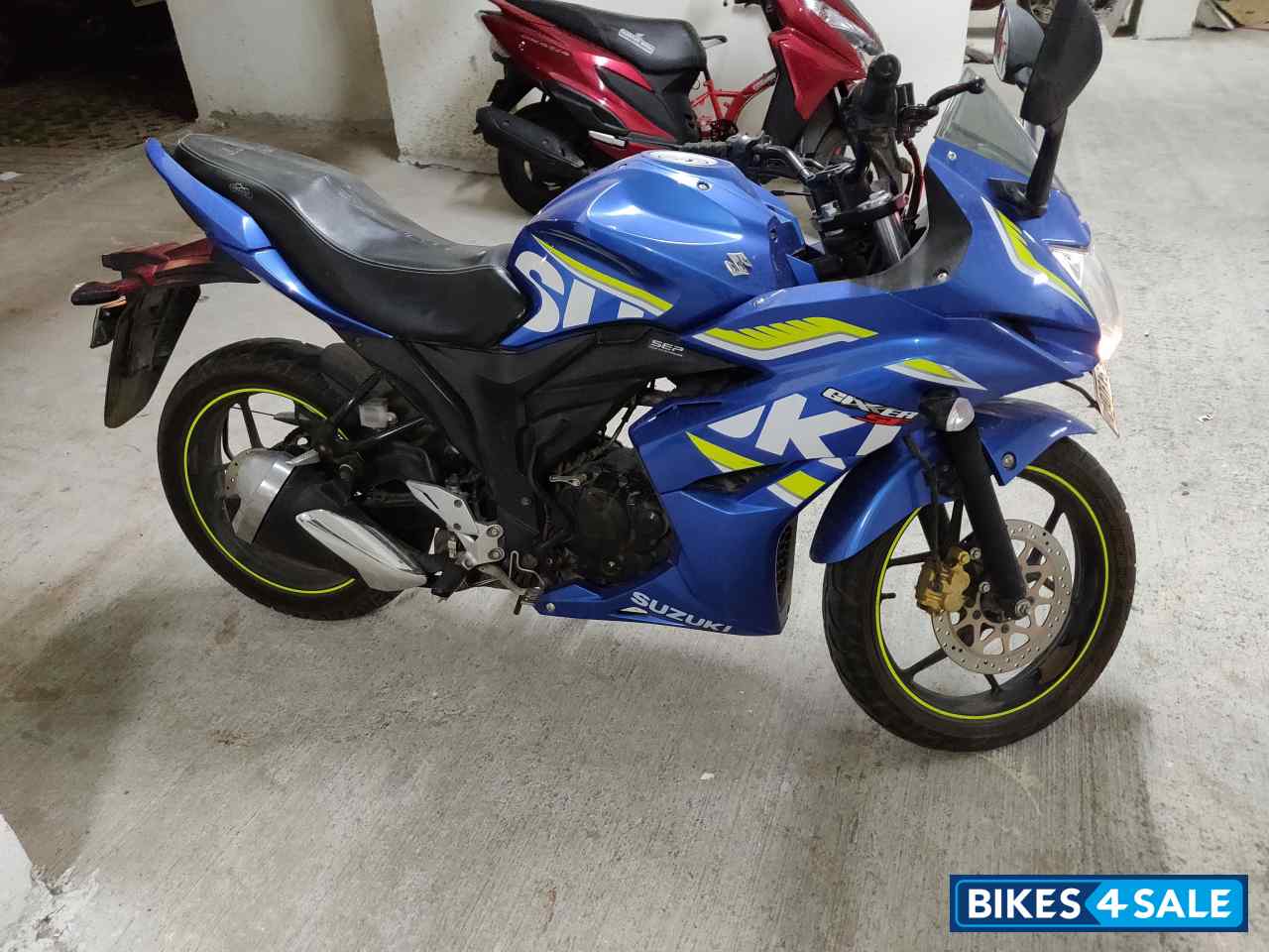 Triniton Blue Suzuki Gixxer SF