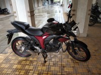 Black-red Suzuki Gixxer 150