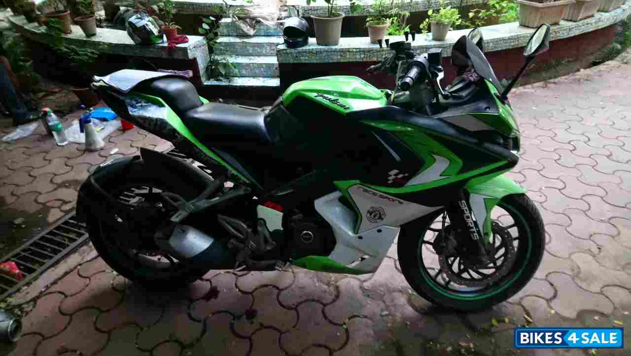 Bajaj Pulsar RS 200 ABS Bajaj Pulsar RS 200 ABS