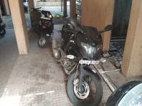 Black Bajaj Pulsar 220F