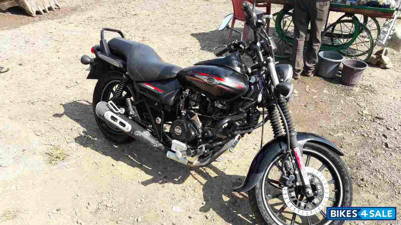 Black Bajaj Avenger Street 220