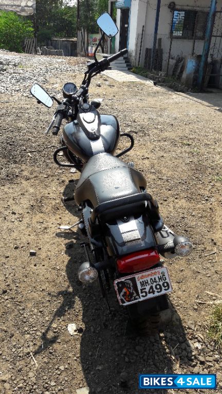 Black Bajaj Avenger Street 220