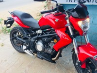 Red Benelli TNT 300