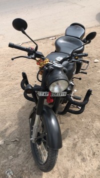 Royal Enfield Classic Stealth Black 2018 Model