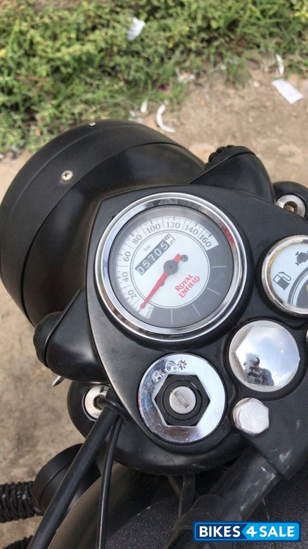 Black Royal Enfield Classic Stealth Black