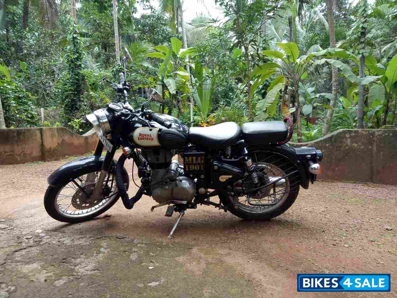 Black Royal Enfield Classic 350
