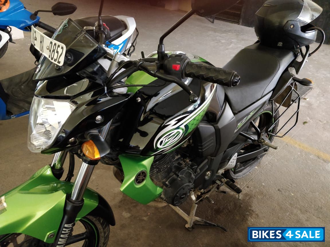 Blk-green Yamaha FZ-S