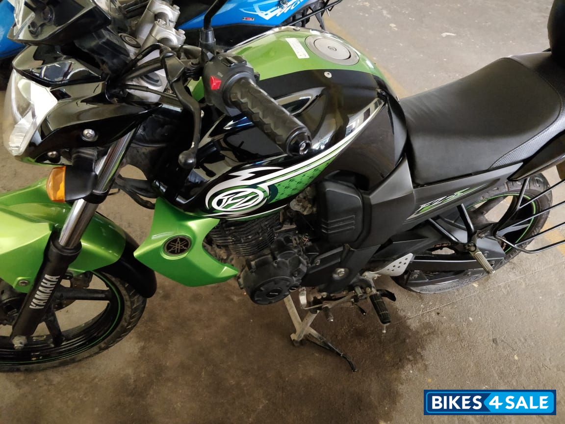 Blk-green Yamaha FZ-S