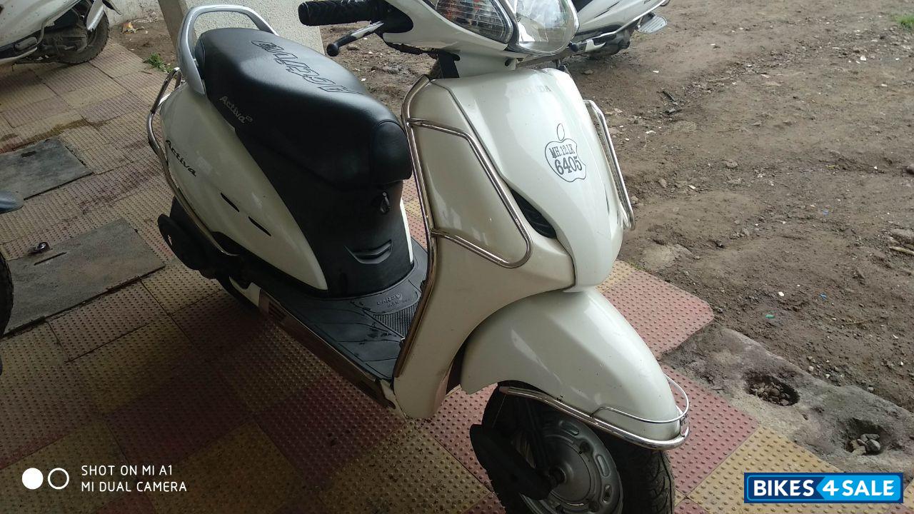 White Honda Activa