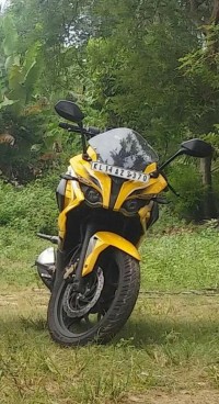 Bajaj Pulsar RS 200