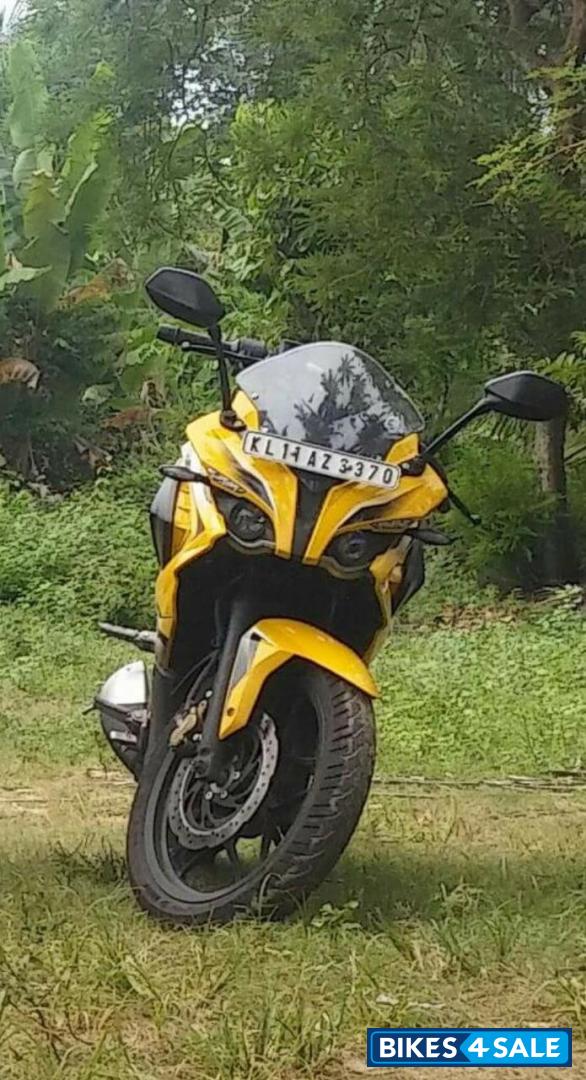 Bajaj Pulsar RS 200