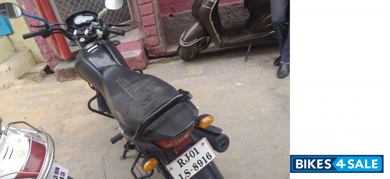 Black Yamaha Saluto RX