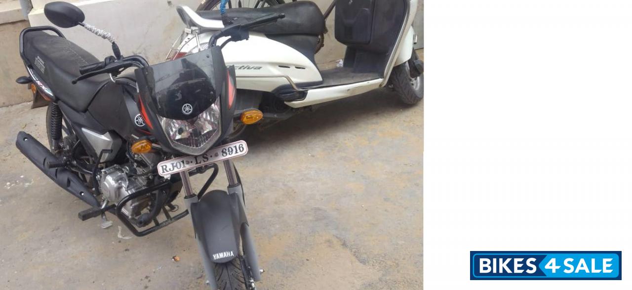 Black Yamaha Saluto RX