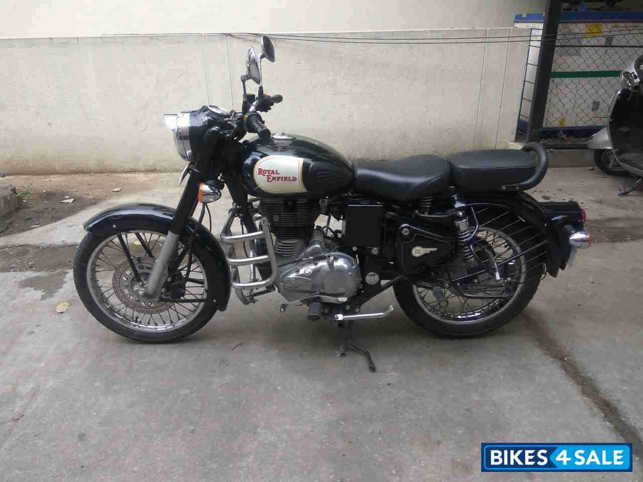 Black Royal Enfield Classic 350
