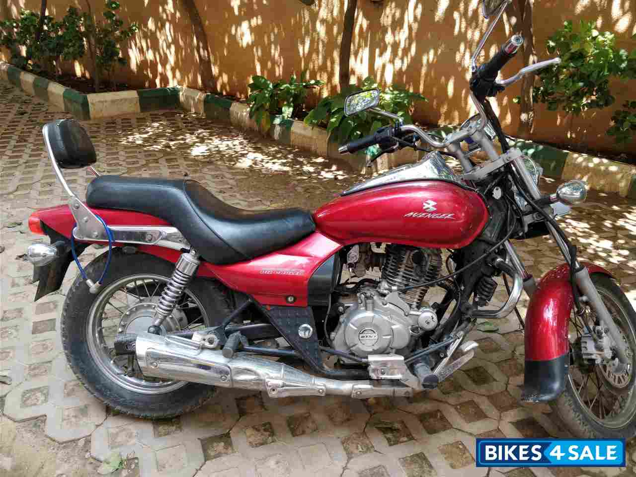 Bajaj Avenger 220 DTS-i