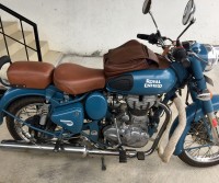 Matt Blue Royal Enfield Classic Squadron Blue