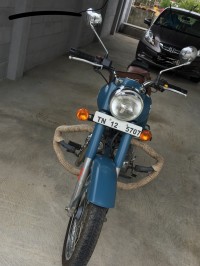 Matt Blue Royal Enfield Classic Squadron Blue