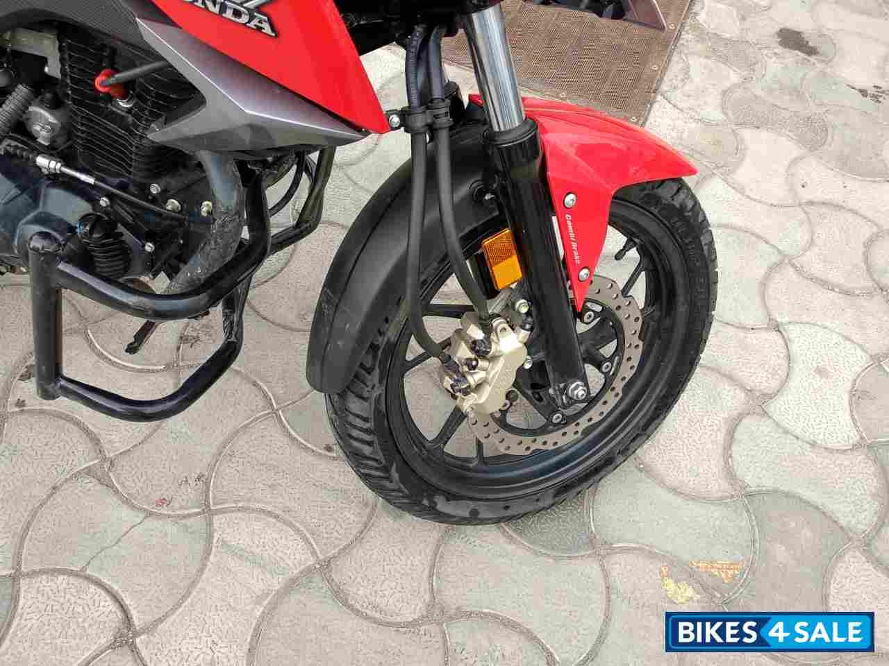 Red Honda CB Hornet 160R ABS Red Honda CB Hornet 160R ABS