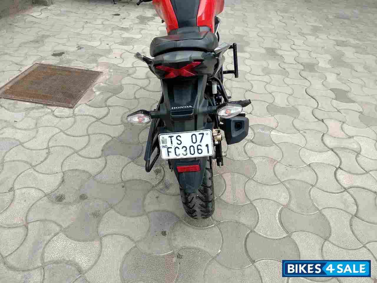 Red Honda CB Hornet 160R ABS Red Honda CB Hornet 160R ABS