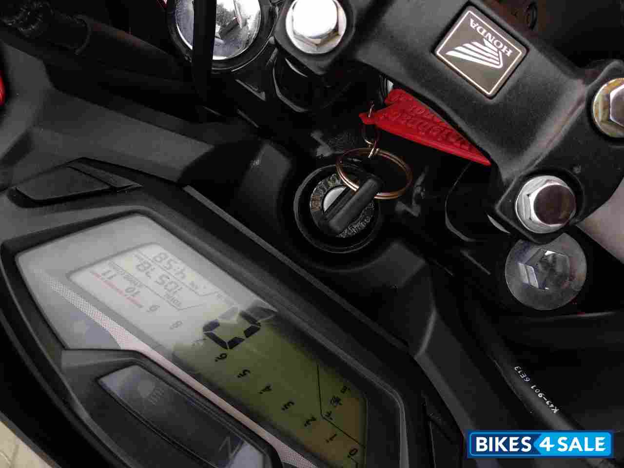 Red Honda CB Hornet 160R ABS Red Honda CB Hornet 160R ABS