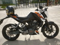 White KTM Duke 200