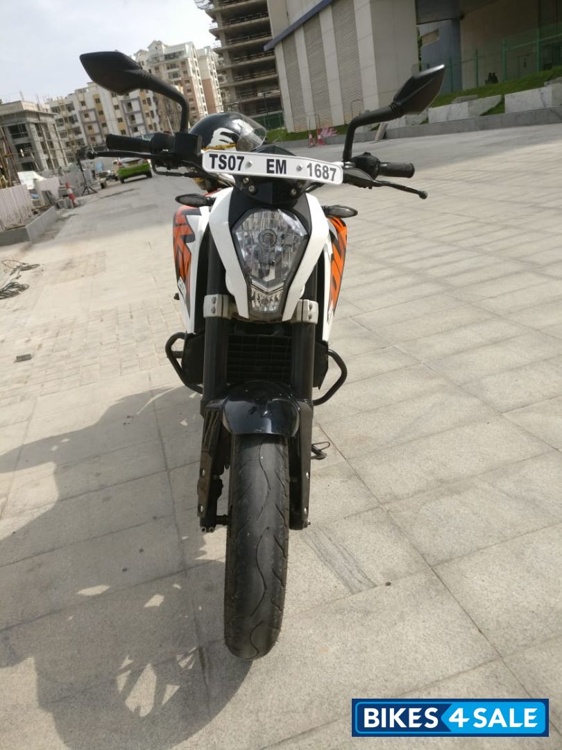 White KTM Duke 200