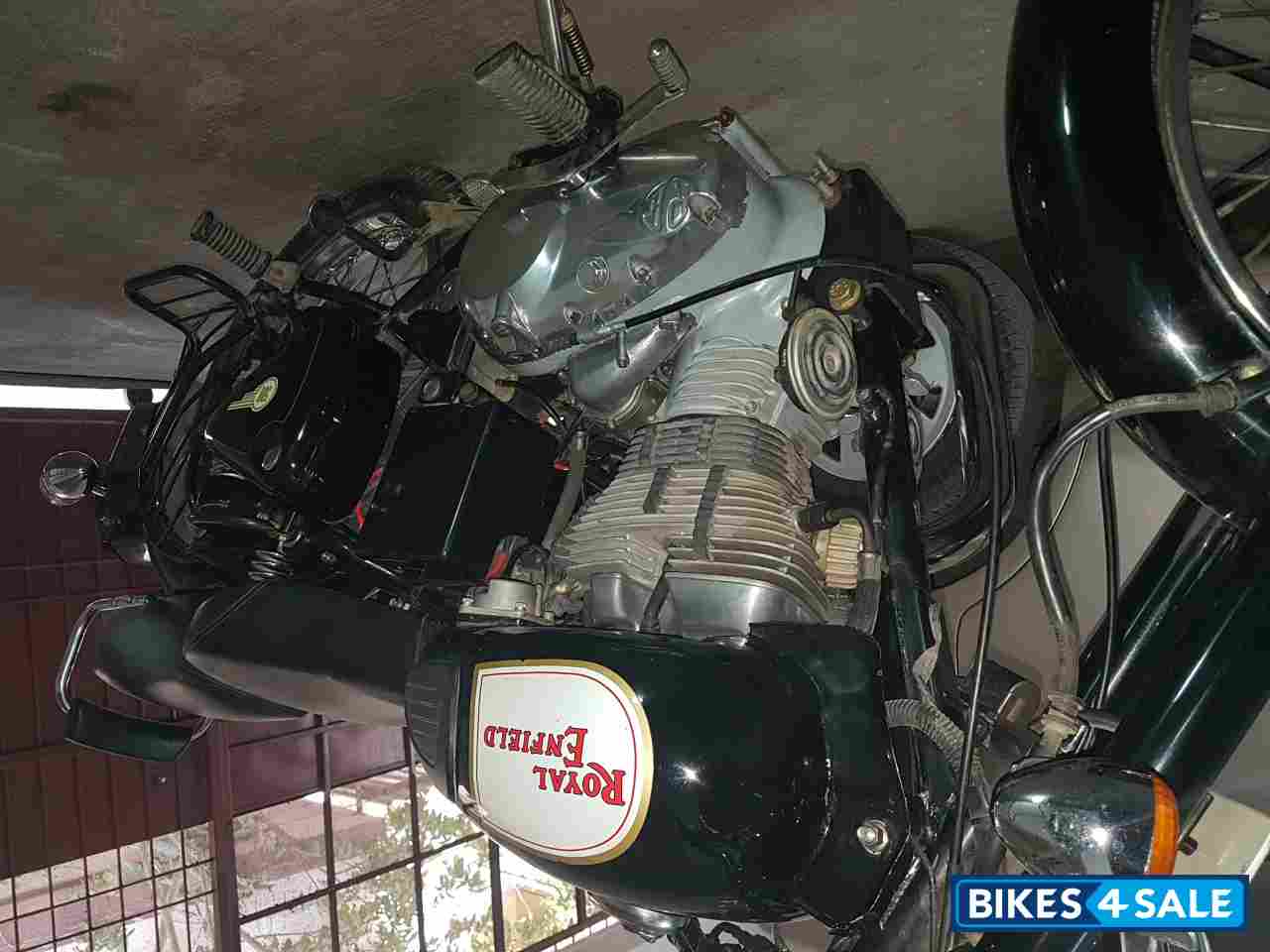 Black Royal Enfield Classic 500