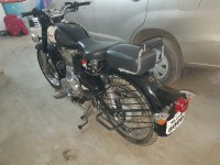 Black Royal Enfield Classic 500
