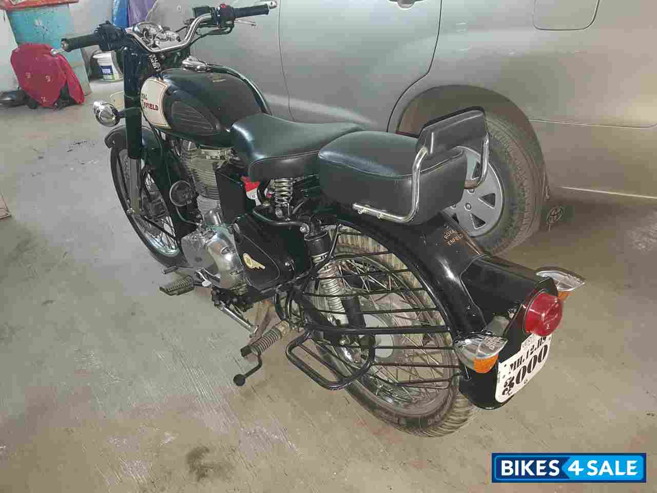 Black Royal Enfield Classic 500