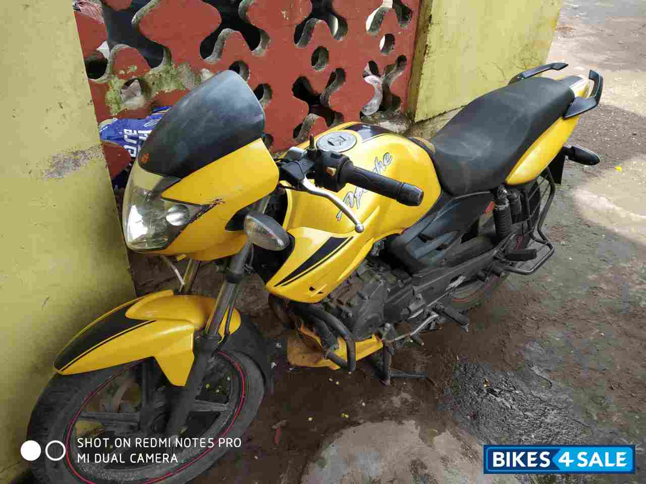 Yellow TVS Apache RTR 160 Yellow TVS Apache RTR 160