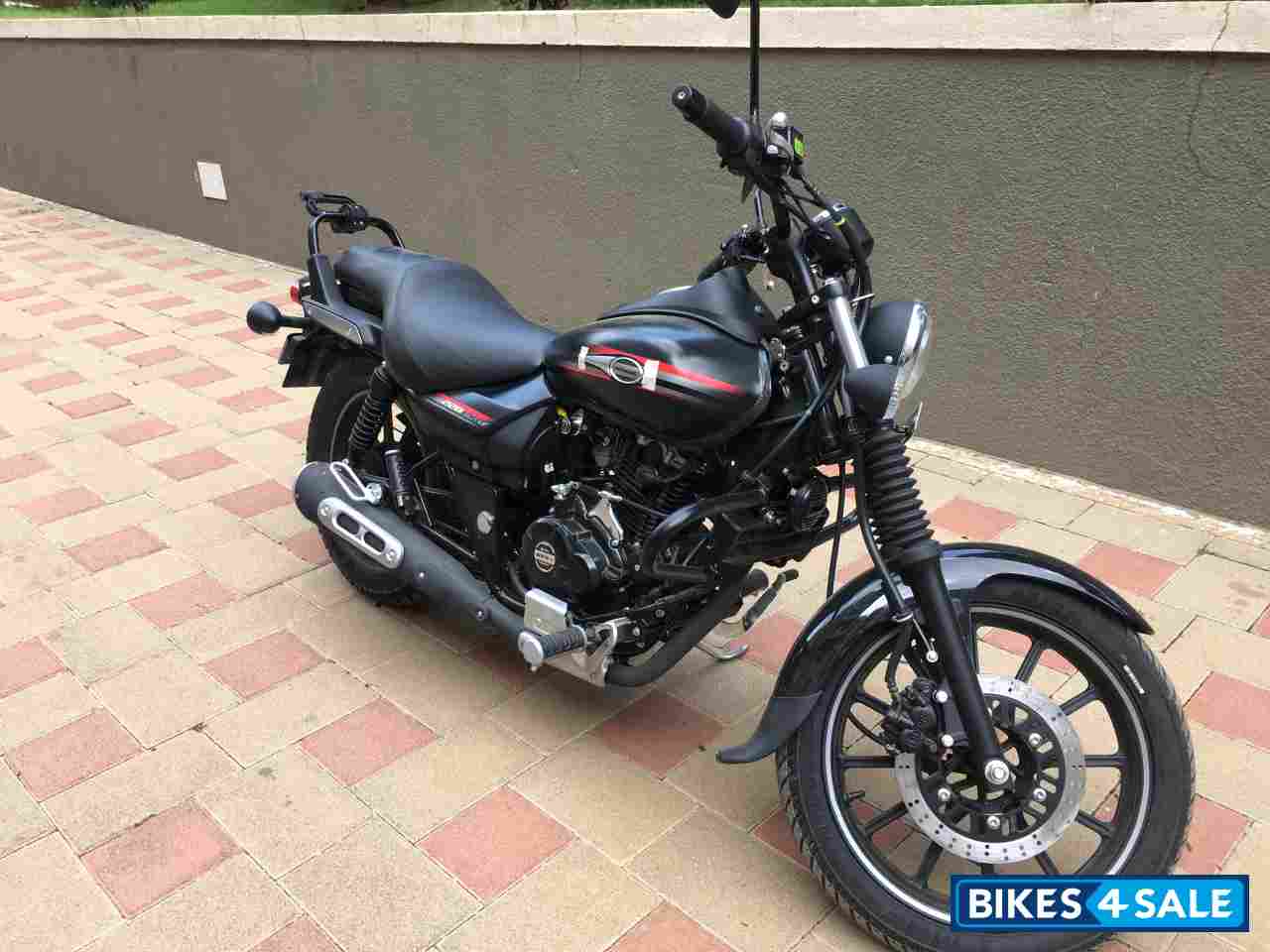 Bajaj Avenger Street 220