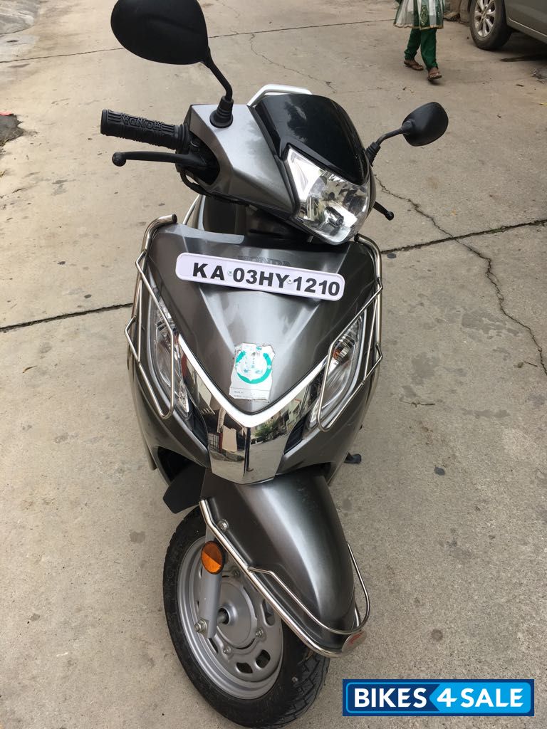 Silver/grey Honda Activa 125 Silver/grey Honda Activa 125