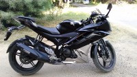 Black Silver Yamaha YZF R15 V2