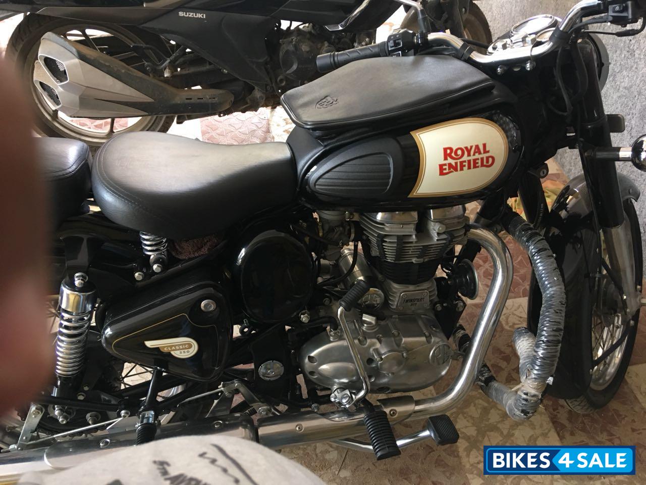 Black Royal Enfield Classic 350