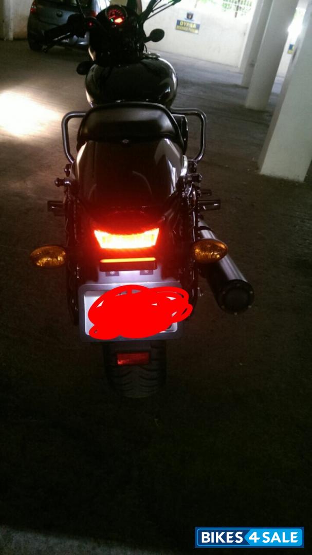 Black Harley Davidson Street 750