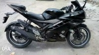 Black Yamaha YZF R15 V2