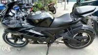 Black Yamaha YZF R15 V2