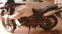 White TVS Apache RTR 180