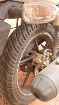 White TVS Apache RTR 180