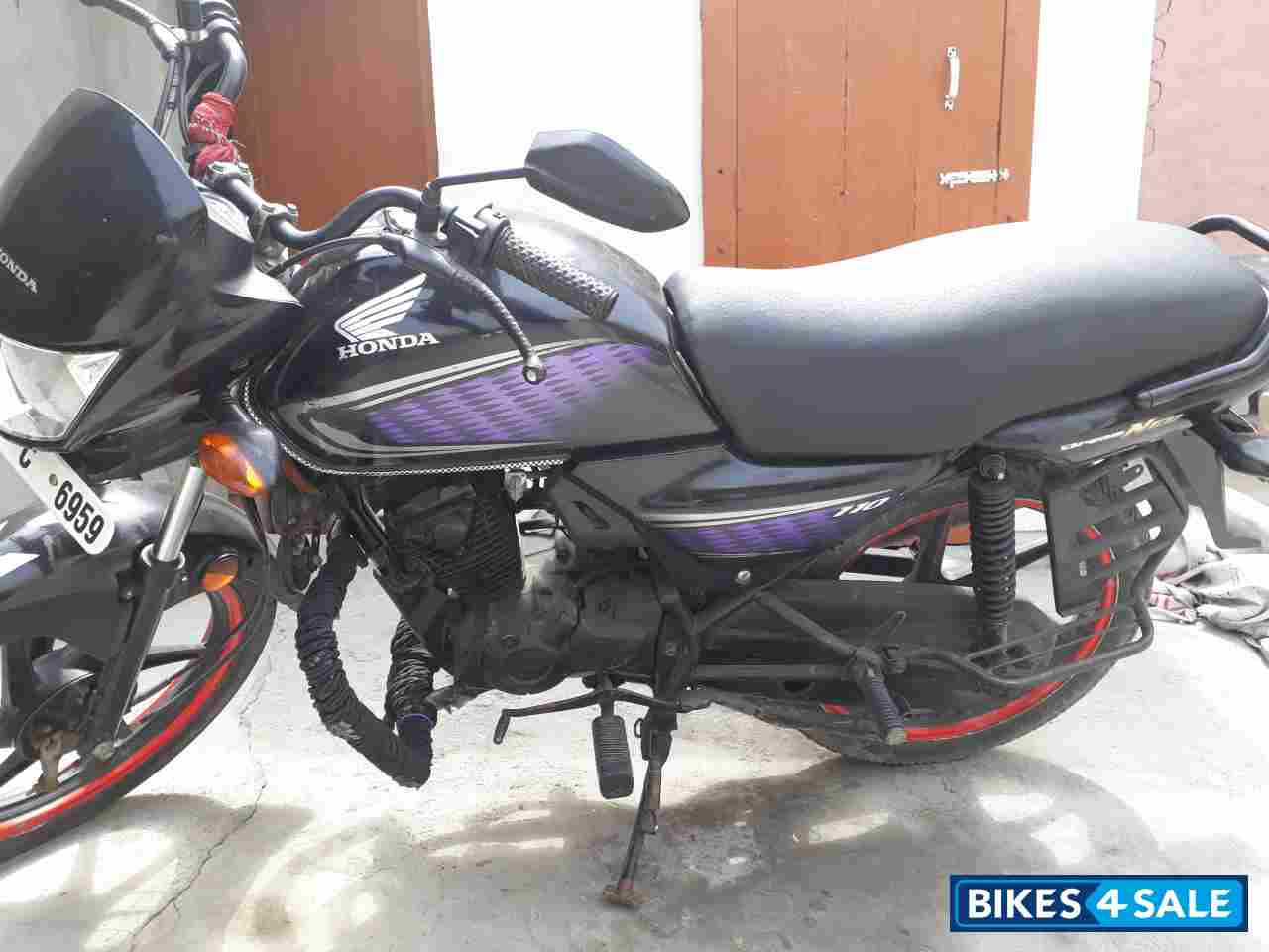 Black Honda Dream Neo Black Honda Dream Neo