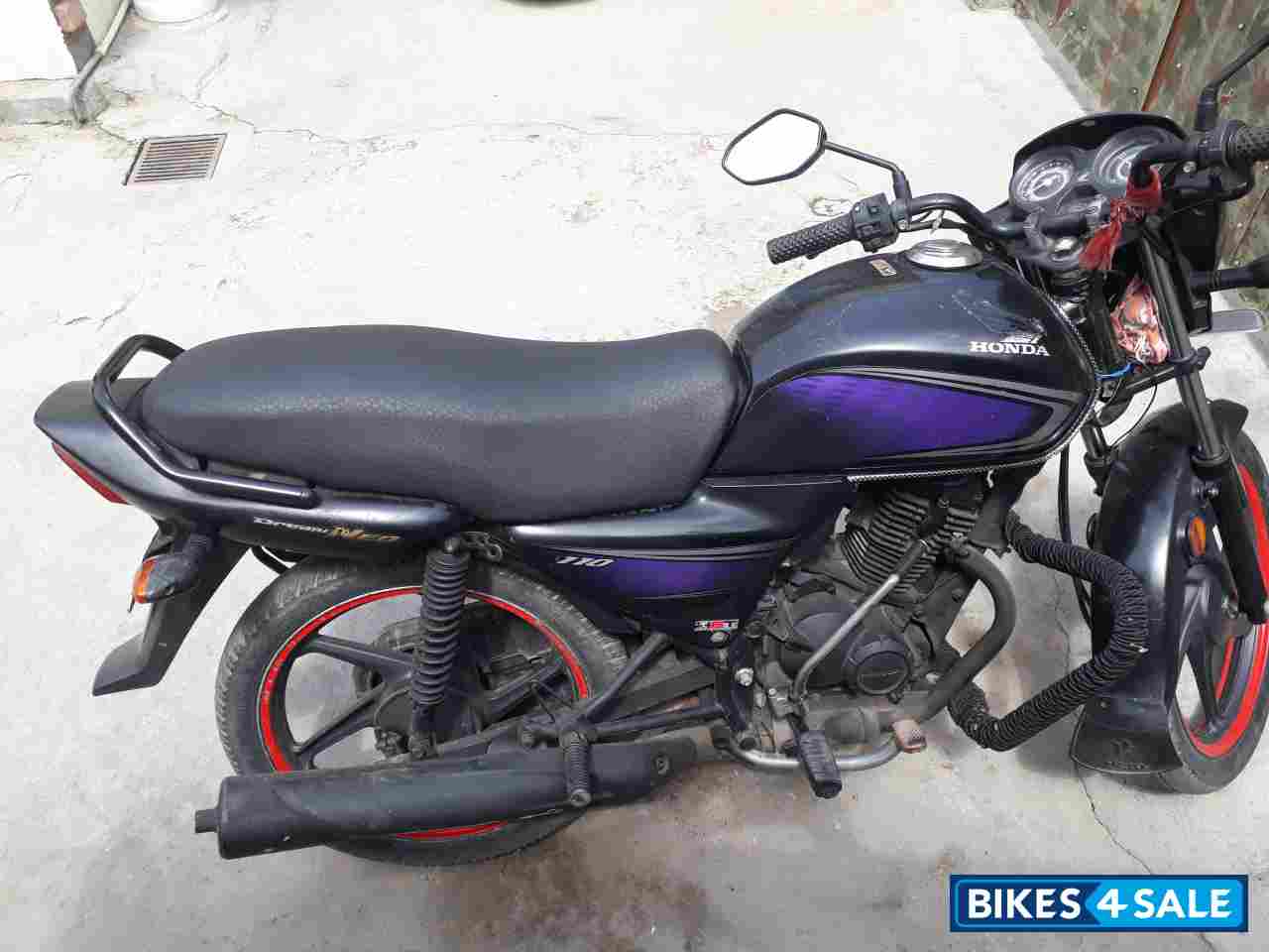 Black Honda Dream Neo Black Honda Dream Neo