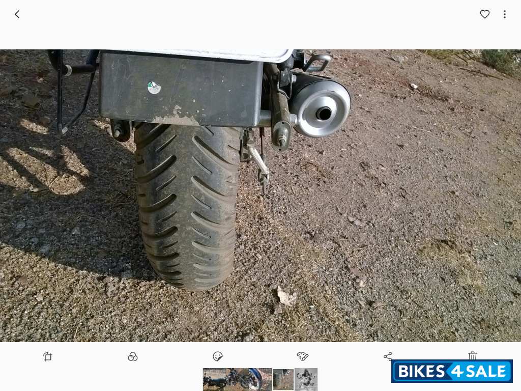 Matte Black Bajaj Avenger Street 220